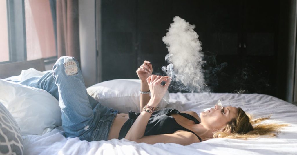 Sevrage de cannabis : étapes et conseils pour réussir découvrez tout sur le sevrage du cannabis : symptômes, durée, conseils et stratégies pour surmonter cette étape difficile. informez-vous pour mieux gérer votre transition vers une vie sans cannabis.