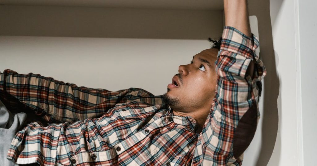 découvrez la claustrophobie, un trouble anxieux lié à la peur des espaces confinés. apprenez à identifier ses symptômes, ses causes et les méthodes de traitement pour mieux vivre avec cette condition.