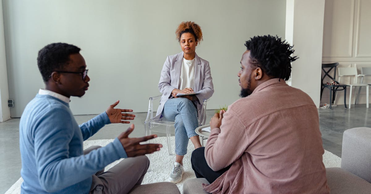 découvrez les dynamiques psychologiques qui influencent les relations de couple. apprenez comment comprendre et améliorer la communication, gérer les conflits et renforcer l'intimité pour une relation épanouissante.