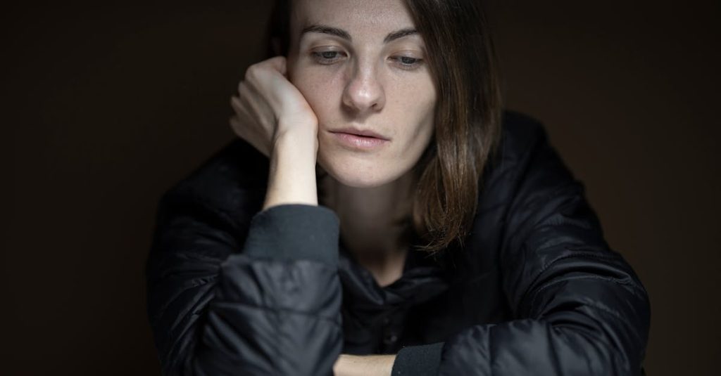 découvrez des informations essentielles sur la dépression, ses symptômes, ses causes et des pistes pour trouver l'aide nécessaire. apprenez comment mieux comprendre cette maladie et soutenir ceux qui en souffrent.