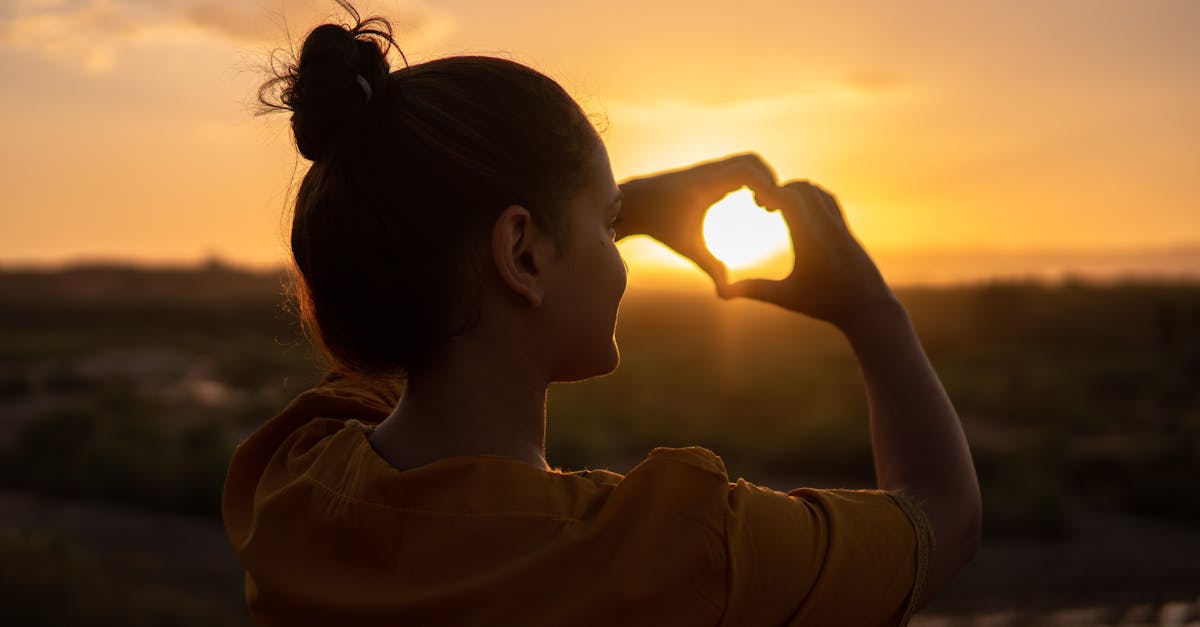 découvrez les clés du bonheur dans notre guide inspirant. apprenez à cultiver la joie, à surmonter les obstacles et à vivre une vie épanouissante grâce à des conseils pratiques et des réflexions positives.