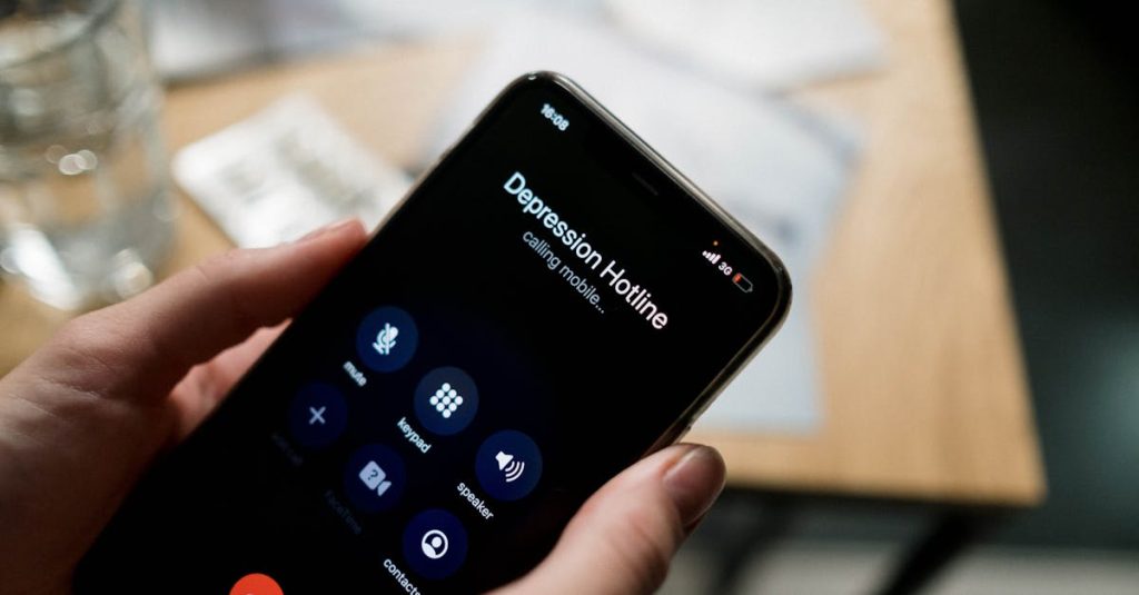 Vers qui se tourner lorsqu’on est atteint d’angoisse ? découvrez notre helpline dédiée pour vous offrir un soutien immédiat et des réponses à toutes vos questions. disponible 24/7, notre équipe de professionnels est à votre écoute pour vous aider dans vos besoins urgents.