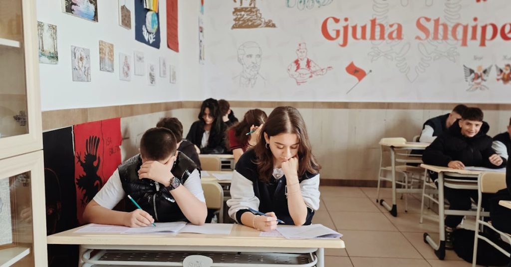 découvrez tout ce qu'il faut savoir sur la phobie scolaire : ses causes, ses symptômes et des conseils pratiques pour aider les enfants et les adolescents à surmonter cette anxiété. informez-vous sur les stratégies efficaces et le soutien nécessaire pour retrouver le plaisir d'apprendre.