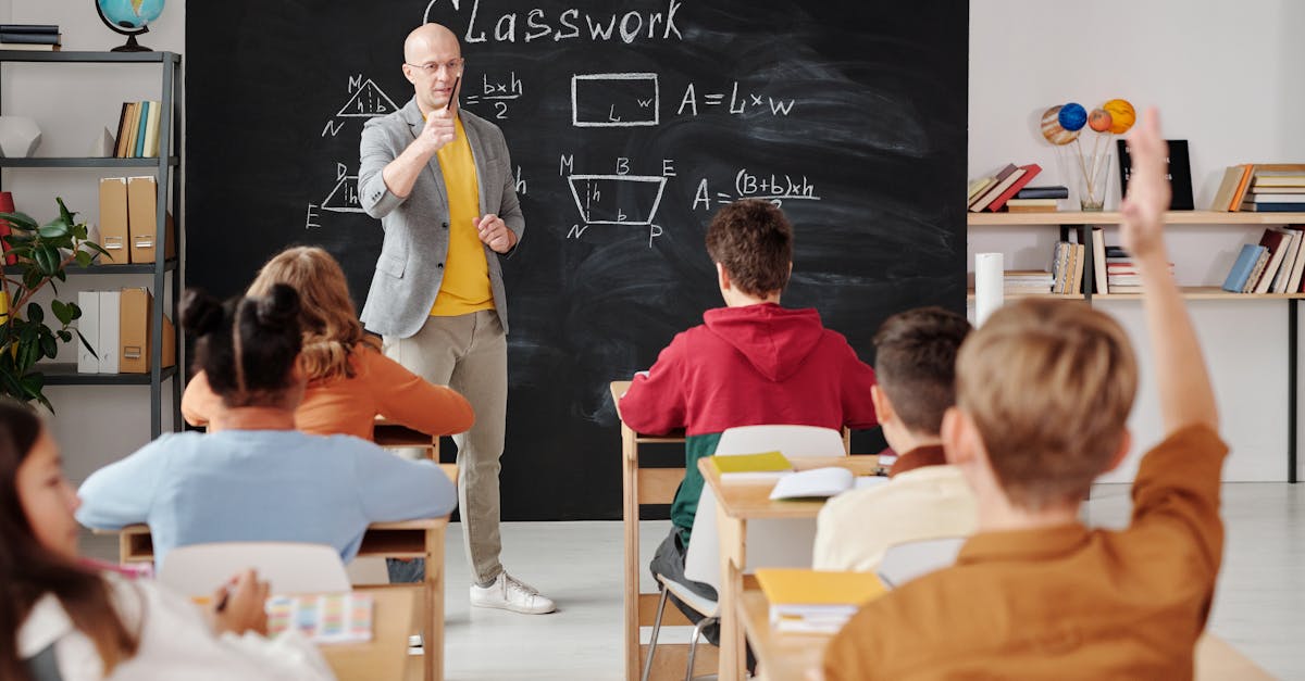 la phobie scolaire est un trouble qui touche de nombreux élèves, provoquant une peur intense de fréquenter l'école. découvrez ses causes, ses symptômes et des solutions pour aider les enfants à surmonter cette difficulté.