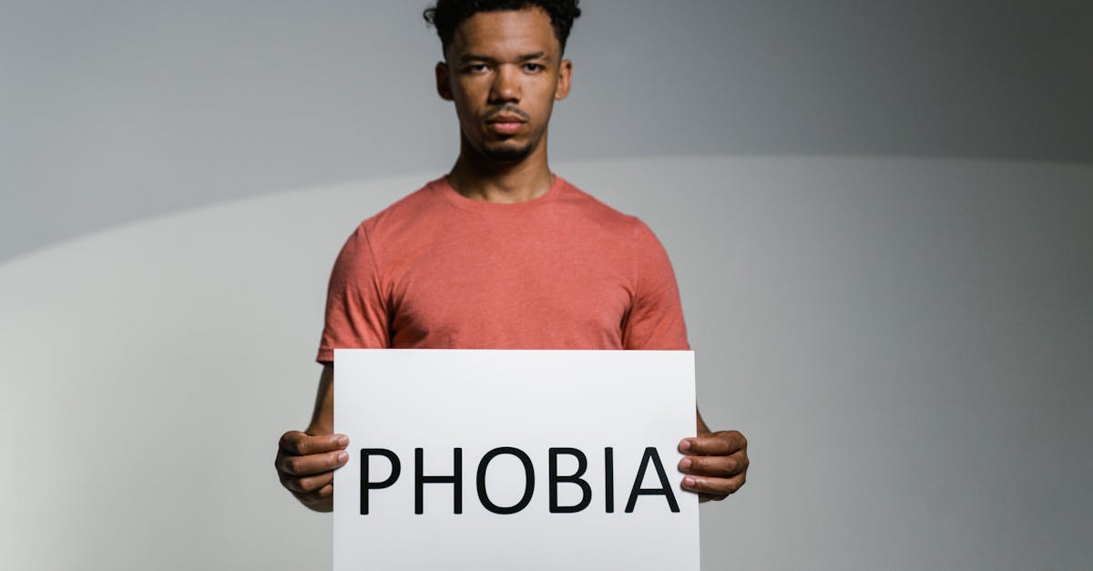 découvrez tout ce que vous devez savoir sur la phobie sociale, ses symptômes, ses causes et les traitements possibles. apprenez à surmonter cette condition qui affecte de nombreuses personnes et trouvez des conseils pour améliorer votre bien-être social.