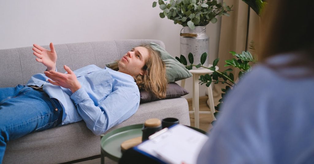 découvrez le cbt (thérapie cognitivo-comportementale) : une approche efficace pour surmonter les difficultés émotionnelles et comportementales. améliorez votre bien-être mental grâce à des techniques adaptées à vos besoins.