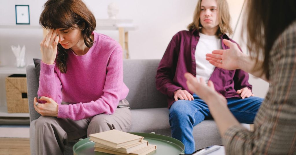 Comprendre la thérapie cognitive et comportementale (TCC) : principes et techniques découvrez la thérapie cognitivo-comportementale, une approche éprouvée pour traiter l'anxiété, la dépression et divers troubles psychologiques. apprenez à modifier vos pensées et comportements pour améliorer votre bien-être mental.