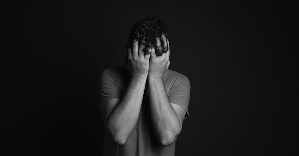 Les symptômes de la dépression qui s’aggravent : comprendre et reconnaître les signes découvrez les symptômes de la dépression, leurs manifestations et comment les reconnaître. informez-vous sur les signes à surveiller pour mieux comprendre cette maladie mentale et chercher de l'aide si nécessaire.