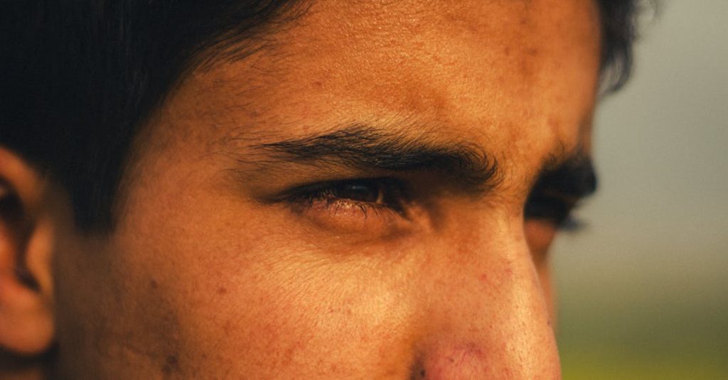 découvrez le phénomène de la contagion émotionnelle, où les émotions se propagent d'une personne à une autre. apprenez comment nos sentiments peuvent influencer notre environnement social et affecter les relations interpersonnelles, et explorez les mécanismes psychologiques sous-jacents à cette dynamique fascinante.