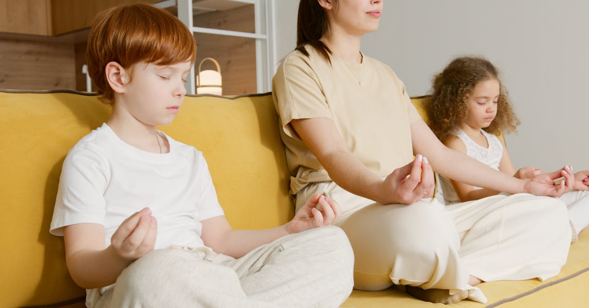 découvrez comment la thérapie familiale peut aider à améliorer la communication, renforcer les liens et résoudre les conflits au sein de votre famille. apprenez des techniques efficaces pour promouvoir l'harmonie et le bien-être collectif.