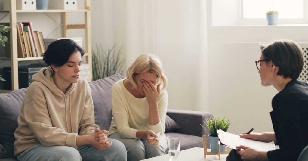 découvrez les bienfaits de la thérapie familiale pour renforcer les liens, améliorer la communication et résoudre les conflits au sein de votre famille. un accompagnement professionnel pour retrouver l'harmonie et le bien-être collectif.