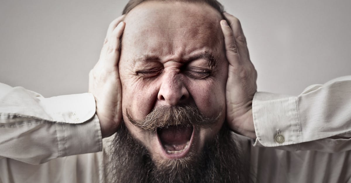 découvrez ce qu'est une attaque de panique, ses symptômes, et des conseils pour faire face à cette expérience éprouvante. apprenez à reconnaître les signes d'une crise d'anxiété et comment trouver du soutien pour surmonter ces moments difficiles.