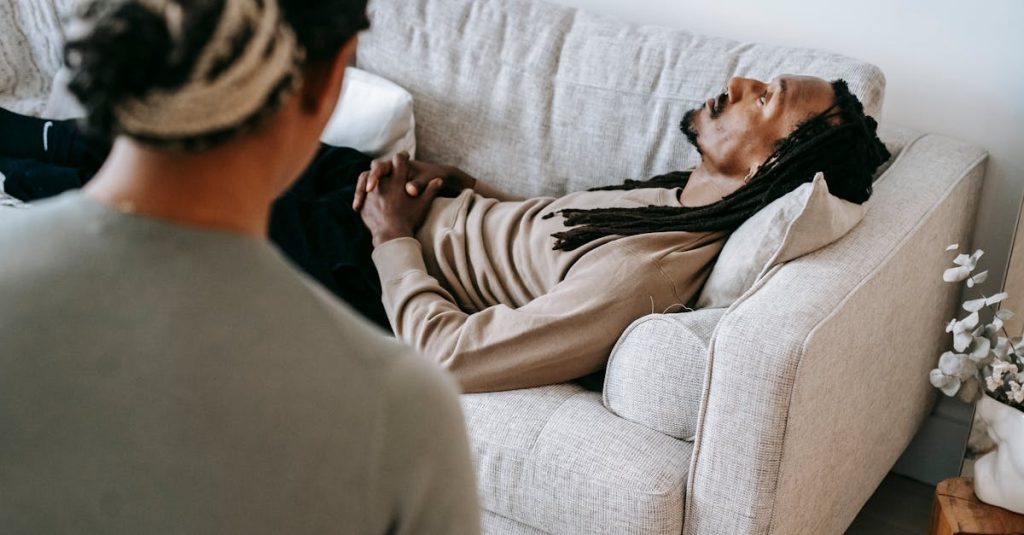 découvrez l'univers fascinant de la psychanalyse, une méthode d'exploration de l'inconscient et des émotions humaines. apprenez comment cette discipline peut vous aider à comprendre vos pensées, vos comportements et à améliorer votre bien-être mental.