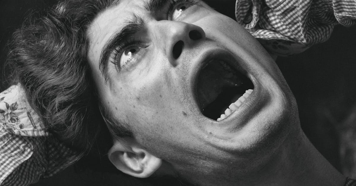 découvrez l'univers fascinant de la psychanalyse, une méthode psychologique fondée par sigmund freud qui explore l'inconscient, les rêves et les relations interpersonnelles. plongez dans les concepts clés et les applications de cette discipline pour mieux comprendre vos émotions et comportements.