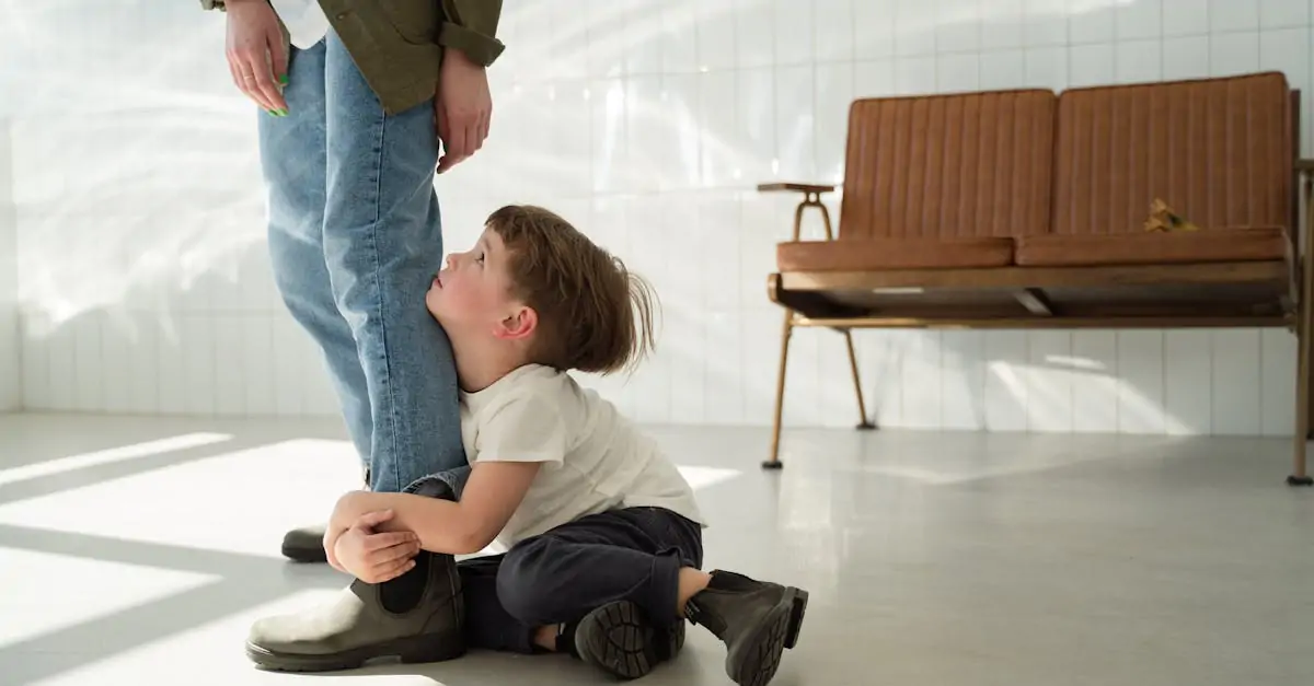 découvrez le concept d'attachement désorganisé, un type de lien affectif difficile à comprendre. cet article explore ses causes, ses effets sur le développement émotionnel et social, ainsi que des stratégies pour le reconnaître et le traiter.