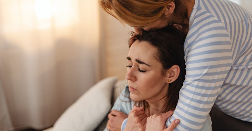 découvrez les tenants et aboutissants de la dépendance émotionnelle, un phénomène complexe qui peut affecter vos relations et votre bien-être. apprenez à reconnaître les signes, à comprendre ses causes et à mettre en place des stratégies pour retrouver votre autonomie émotionnelle.