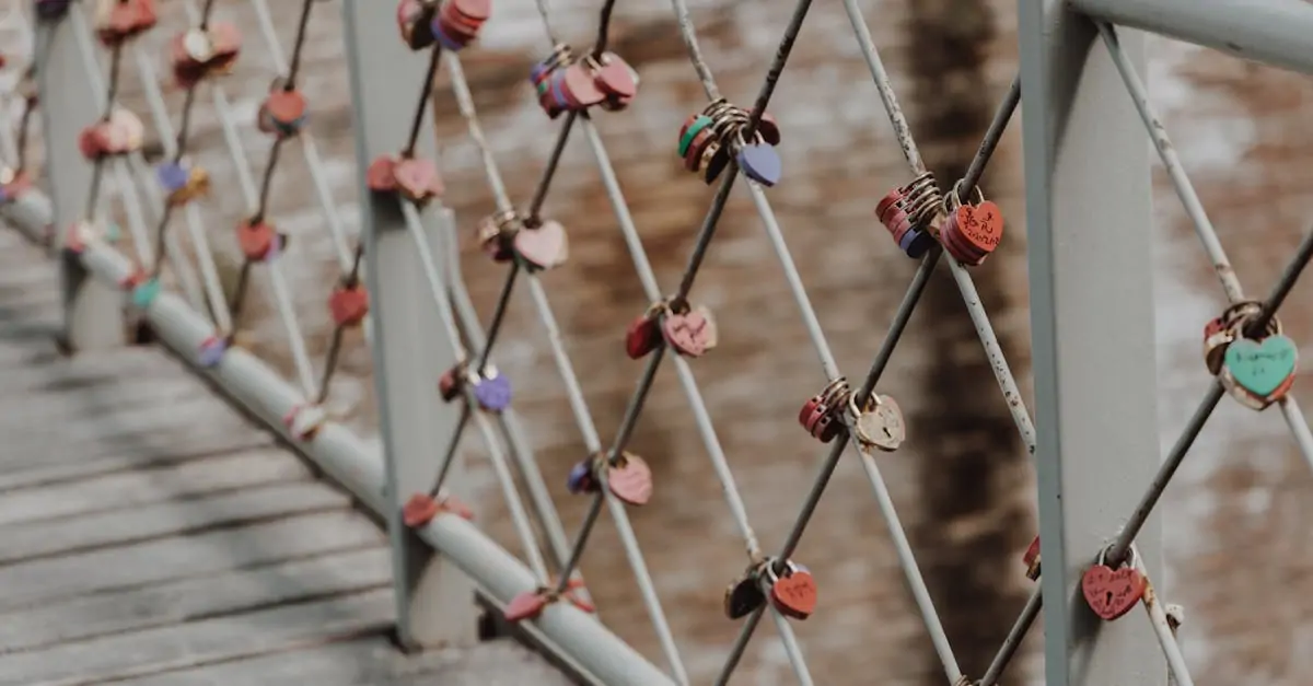 découvrez l'importance d'un attachement sécure pour le développement émotionnel et relationnel. apprenez comment instaurer des liens sains et équilibrés avec vos proches pour favoriser une vie épanouie.