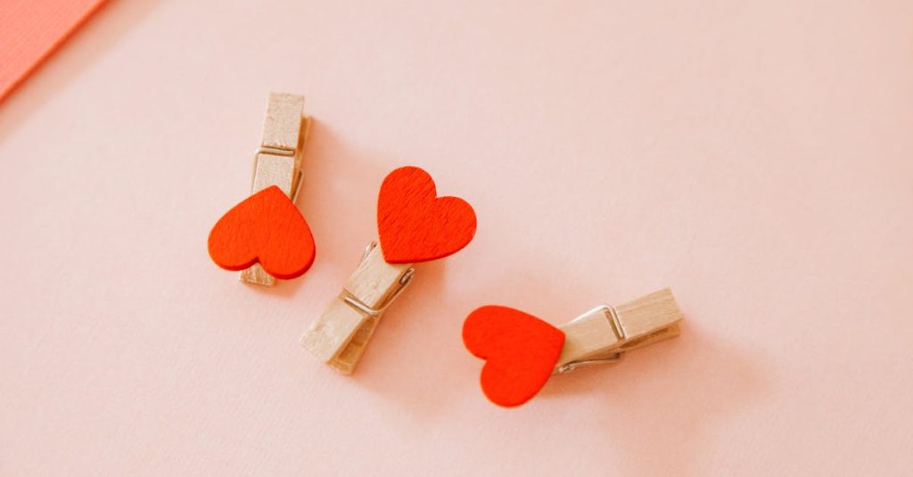 découvrez les différents styles d'attachement et comment ils influent sur vos relations interpersonnelles. apprenez à mieux comprendre vos comportements affectifs et ceux des autres pour améliorer vos liens émotionnels.