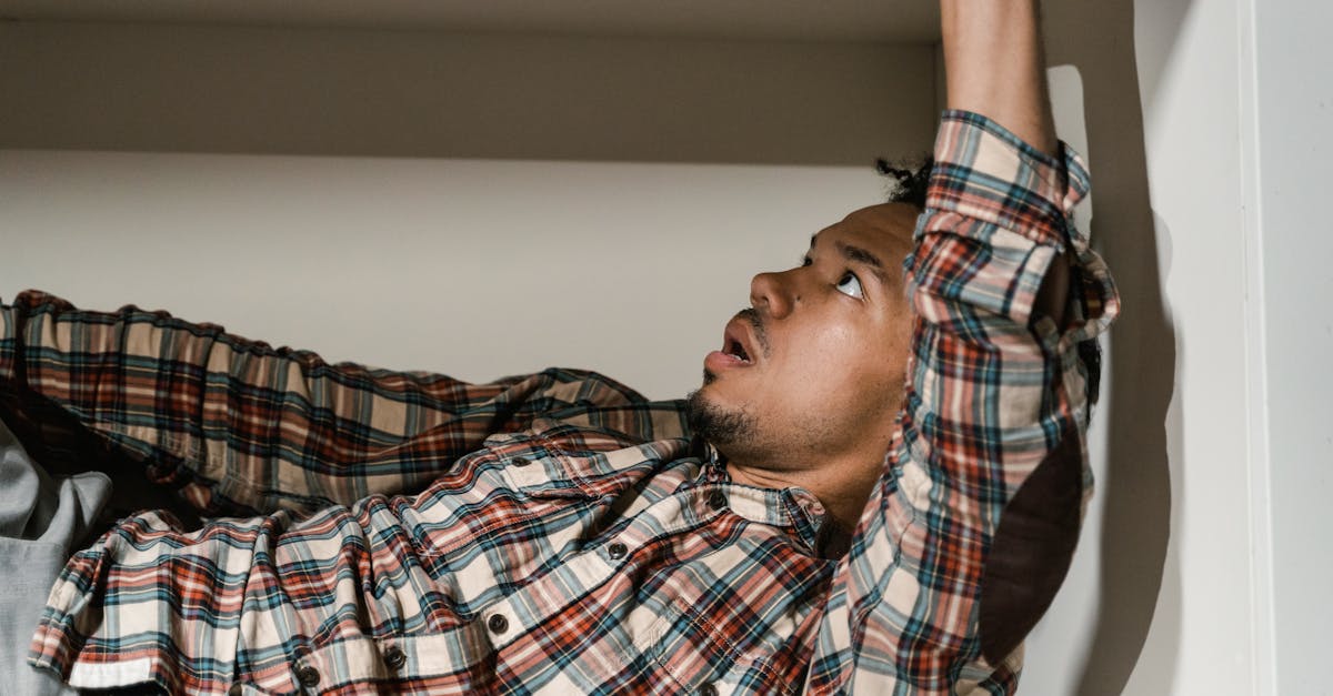 la claustrophobie, ou la peur des espaces confinés, peut provoquer une anxiété intense. découvrez ses causes, ses symptômes et des stratégies pour surmonter cette phobie afin de retrouver une vie sereine.