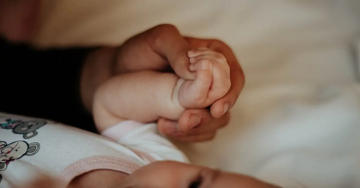 découvrez les enjeux de la dépendance émotionnelle, ses causes et ses conséquences sur les relations. apprenez à identifier les signes de cette problématique et explorez des stratégies pour retrouver votre autonomie émotionnelle et construire des relations saines.