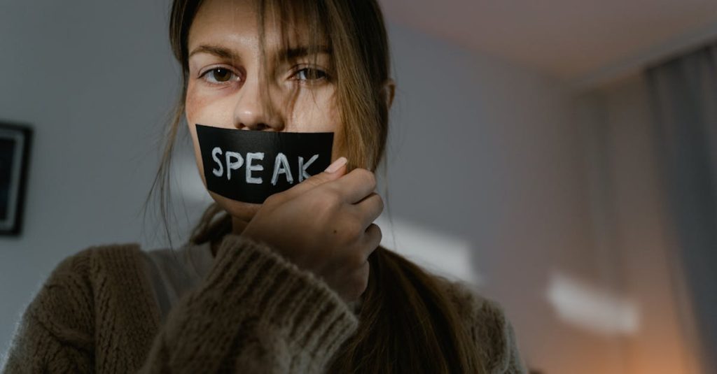 découvrez les conséquences de l'abus narcissique, une dynamique toxique qui peut nuire à votre bien-être émotionnel et psychologique. apprenez à reconnaître les signes, à protéger votre santé mentale et à surmonter les effets destructeurs de cette manipulation émotionnelle.