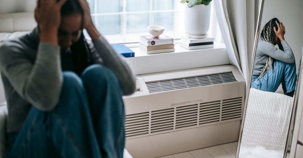 découvrez des stratégies efficaces pour gérer une crise d'anxiété. apprenez à reconnaître les symptômes, à trouver des techniques de relaxation et à surmonter les moments difficiles avec sérénité.