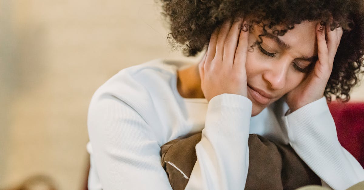 découvrez des conseils pratiques et des stratégies efficaces pour gérer les crises d'anxiété. apprenez à reconnaître les signes, à vous apaiser et à retrouver votre sérénité grâce à des techniques éprouvées.