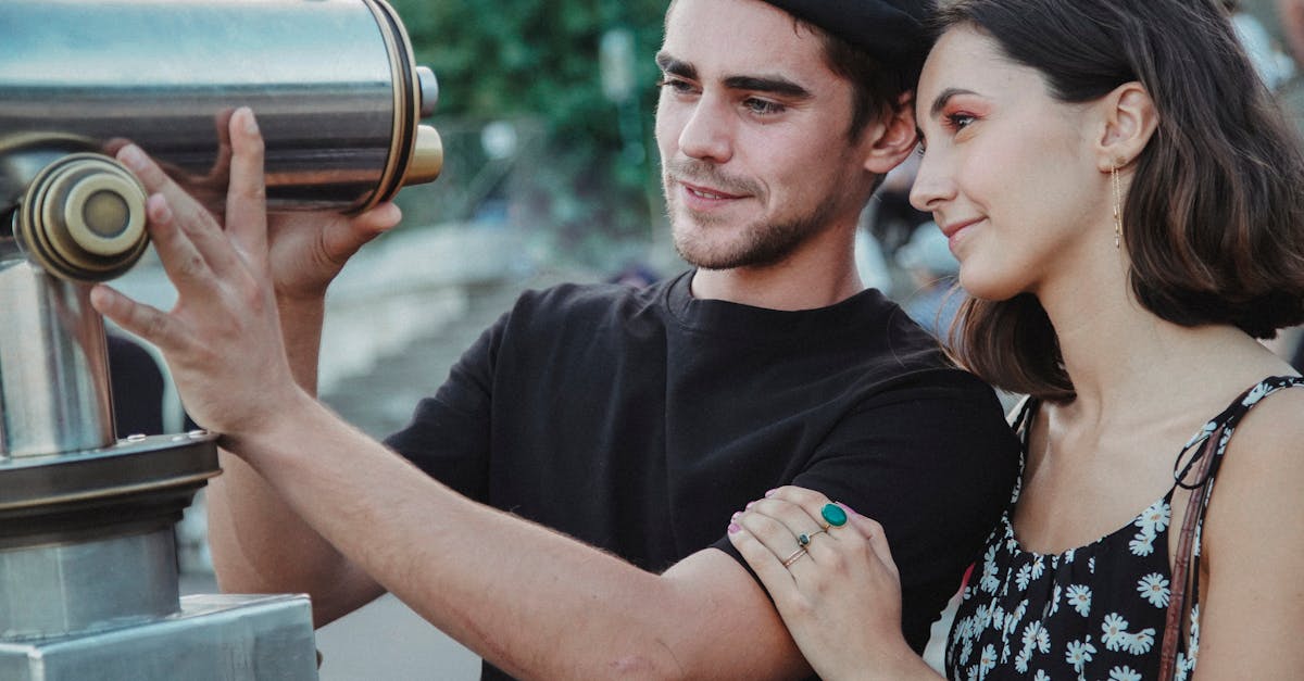 découvrez la compatibilité amoureuse entre vous et votre partenaire grâce à notre guide complet. explorez les signes astrologiques, les traits de personnalité et les conseils pour renforcer votre relation. découvrez si l'amour est écrit dans les étoiles !