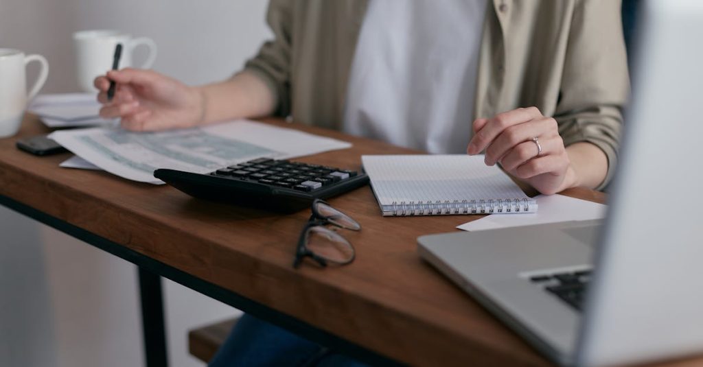 découvrez ce qu’est l’anxiété anticipatoire, ses causes et astuces pour mieux la gérer au quotidien. informations claires, conseils pratiques et solutions pour apaiser votre esprit.