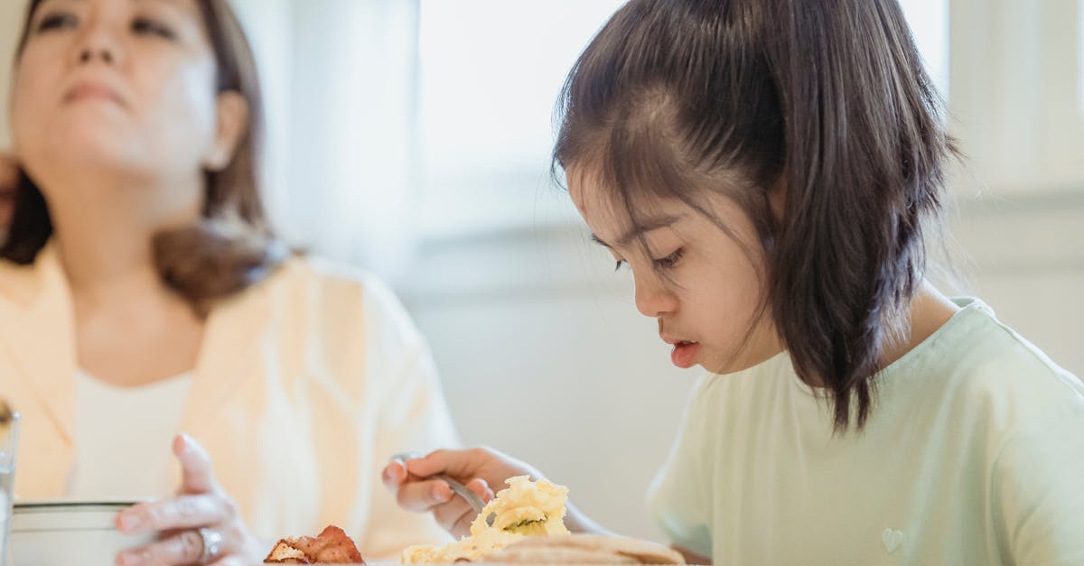 découvrez ce qu'est l'autisme, ses principaux signes, les causes possibles et les solutions d'accompagnement pour mieux comprendre et soutenir les personnes autistes au quotidien.