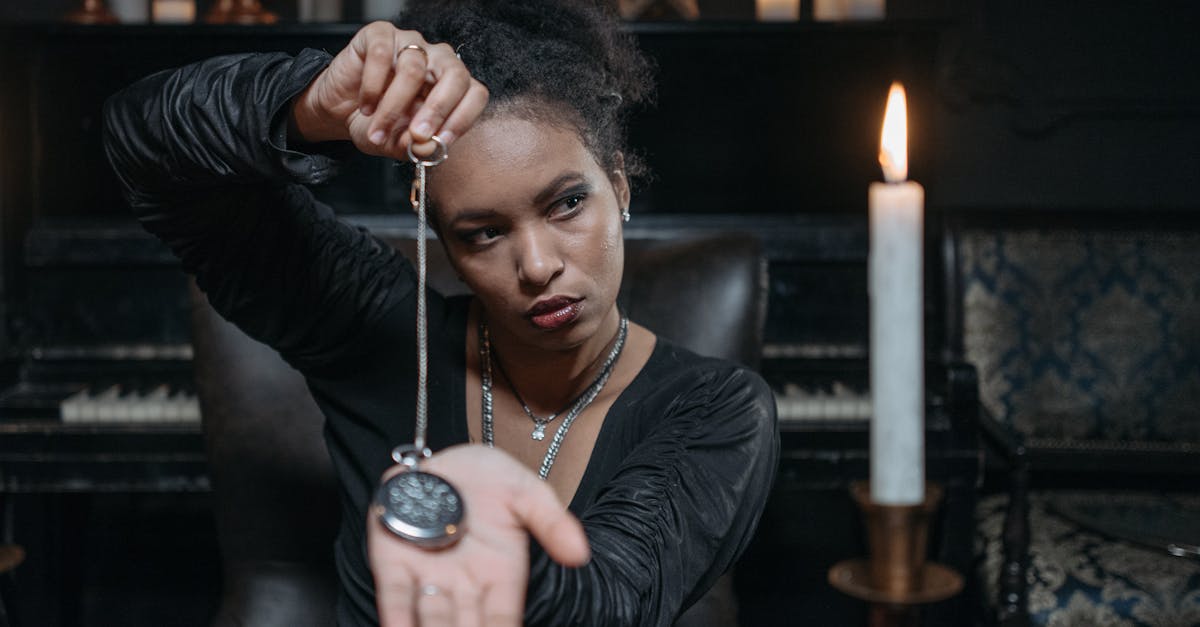 découvrez l'hypnose : principes, bienfaits, méthodes et applications pour améliorer votre bien-être, gérer le stress et favoriser le développement personnel.