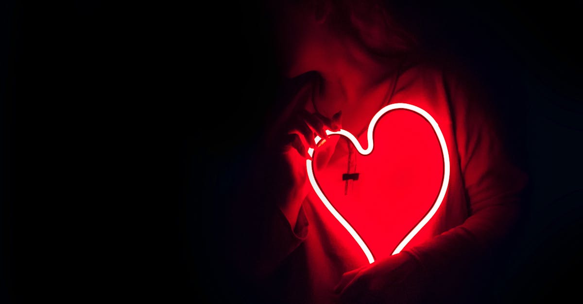 découvrez ce que signifie réellement l’amour : ses différentes formes, son importance dans nos vies et les conseils pour mieux comprendre et vivre une relation épanouissante.