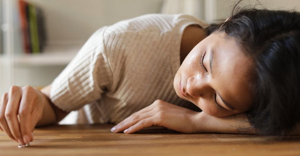Récupérer après une rupture : 6 stratégies pour surmonter la dépression amoureuse découvrez des conseils et des stratégies efficaces pour retrouver la confiance, la communication et l’harmonie dans votre relation grâce à la récupération relationnelle.