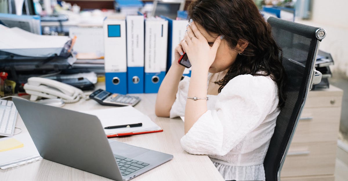 découvrez les causes, symptômes et traitements du mal de tête de tension. apprenez à reconnaître une céphalée de tension et à soulager efficacement la douleur grâce à nos conseils pratiques.