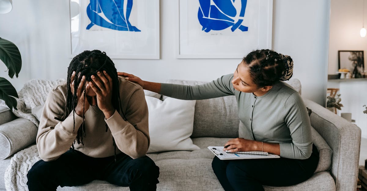 découvrez les causes, symptômes et traitements du mal de tête de tension. apprenez à reconnaître et soulager ce type de céphalée fréquente grâce à des conseils pratiques et des solutions adaptées.