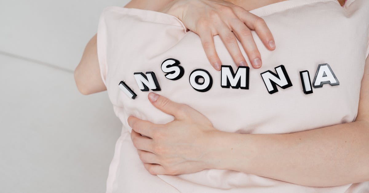 découvrez les symptômes courants de l’anxiété nocturne et apprenez à les reconnaître pour mieux gérer vos nuits. conseils et informations utiles pour retrouver un sommeil apaisé.