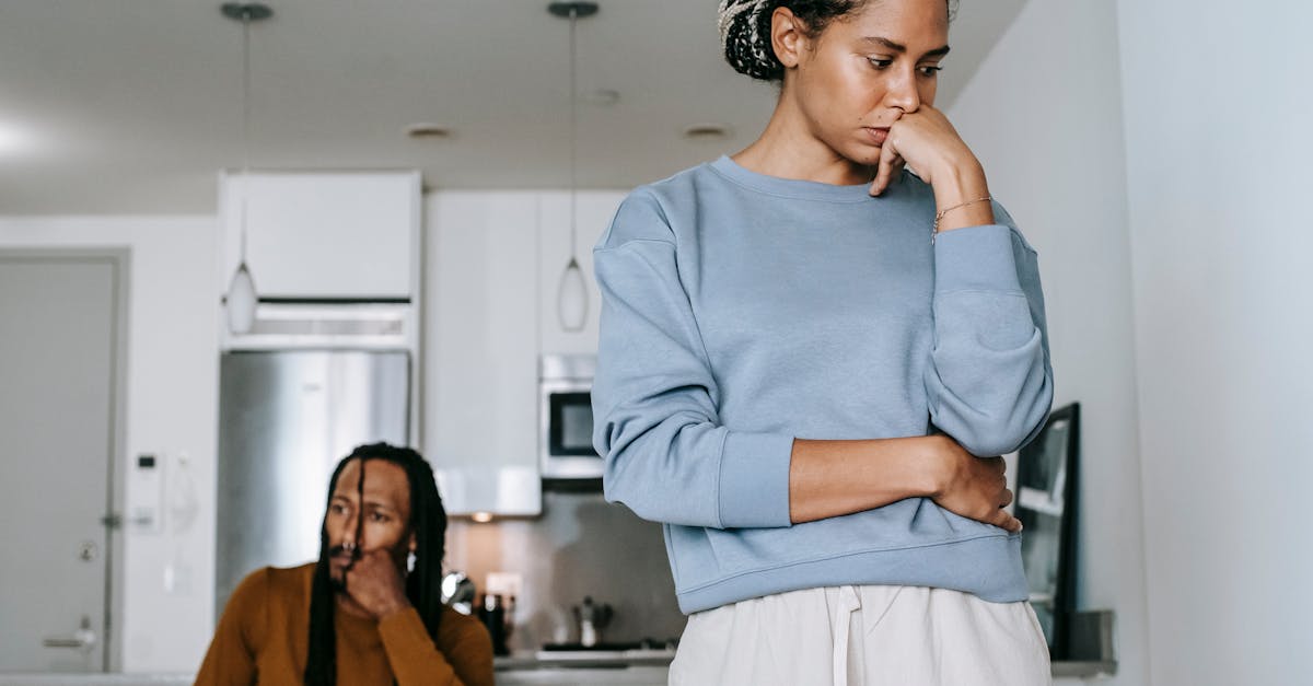 découvrez comment surmonter une crise de couple grâce à des conseils pratiques et des solutions efficaces pour renforcer votre relation et retrouver l'harmonie.