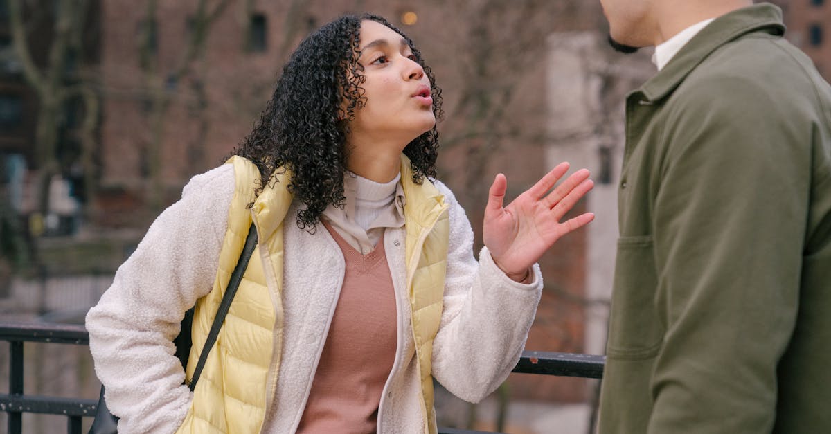 découvrez comment surmonter une crise de couple : conseils pratiques, compréhension des causes et solutions pour renforcer votre relation et traverser ensemble les moments difficiles.