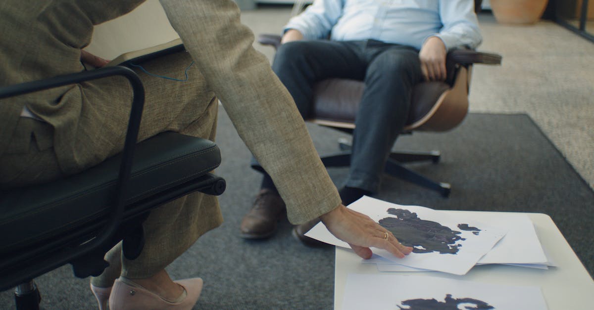découvrez le test de rorschach, une méthode de psychologie projective utilisant des taches d’encre pour explorer la personnalité et les émotions. histoire, interprétations et applications modernes.