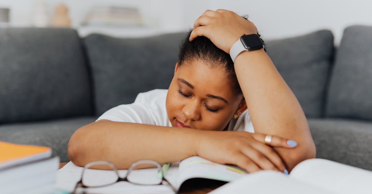 découvrez les causes, symptômes et solutions pour combattre la fatigue mentale et retrouver énergie et concentration au quotidien.