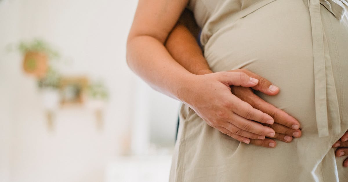 découvrez ce qu'est l'aliénation parentale, ses signes, ses conséquences sur les enfants et les solutions pour préserver le lien familial lors des séparations conflictuelles.
