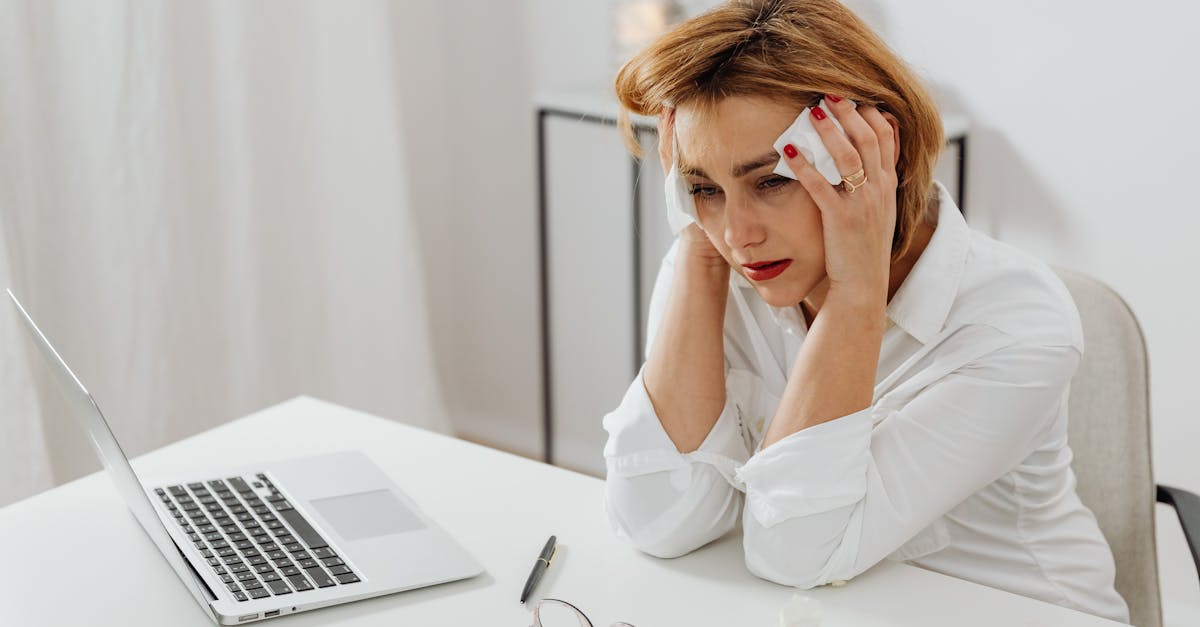 découvrez comment reconnaître et gérer l'épuisement émotionnel pour retrouver équilibre et bien-être au quotidien.