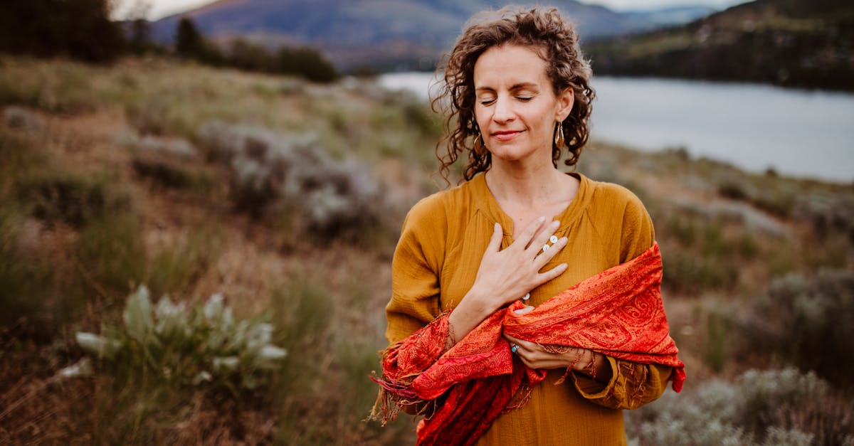 découvrez comment la mindfulness peut améliorer votre bien-être en vous aidant à vivre pleinement le moment présent et à réduire le stress au quotidien.