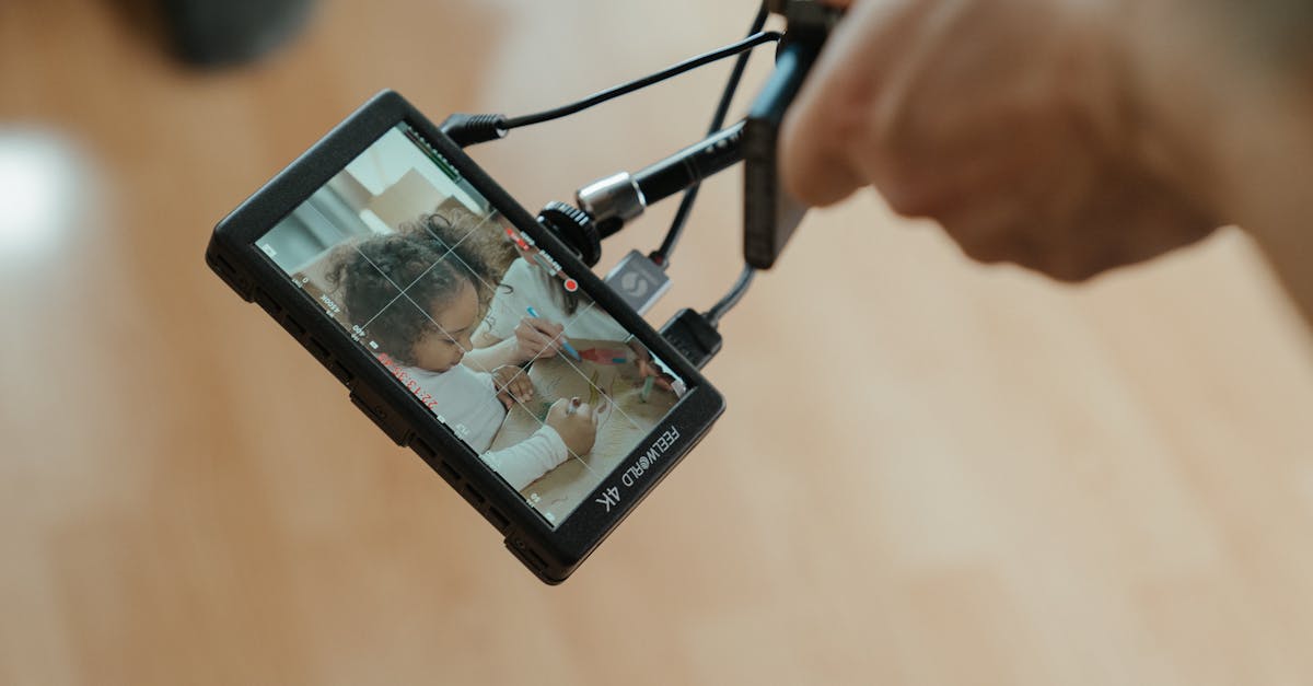 découvrez comment les symptômes du tdah peuvent influencer le comportement de défilement compulsif des courtes vidéos et les impacts sur la concentration.