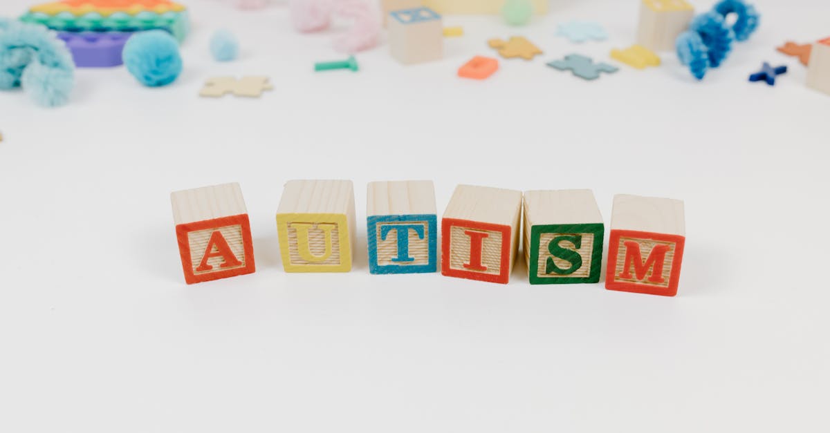 découvrez et démystifiez les idées reçues courantes sur l'autisme pour mieux comprendre cette condition.