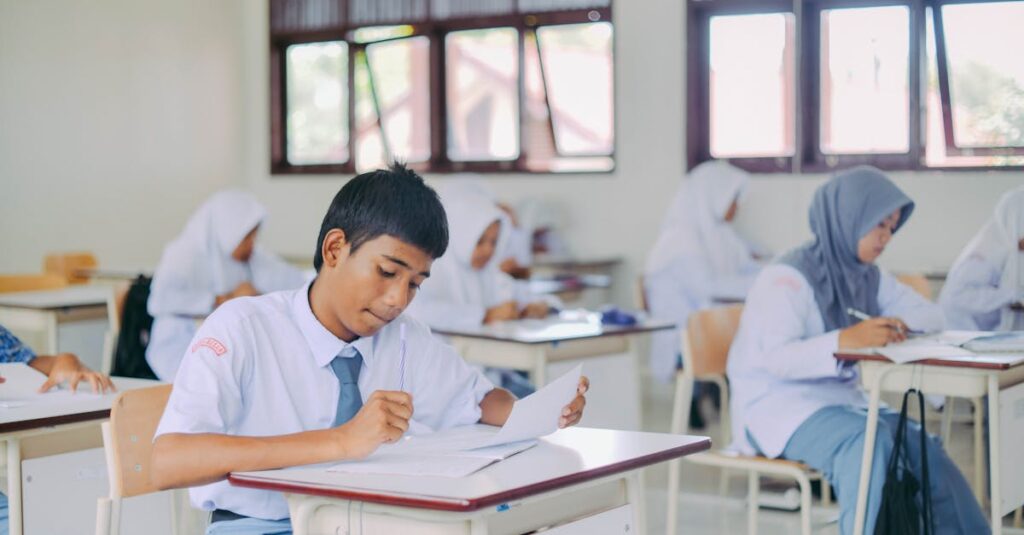 Les étudiants autistes, une population vulnérable oubliée à l’université informations et ressources pour soutenir les étudiants autistes dans leur parcours éducatif, favoriser leur inclusion et leur réussite scolaire.