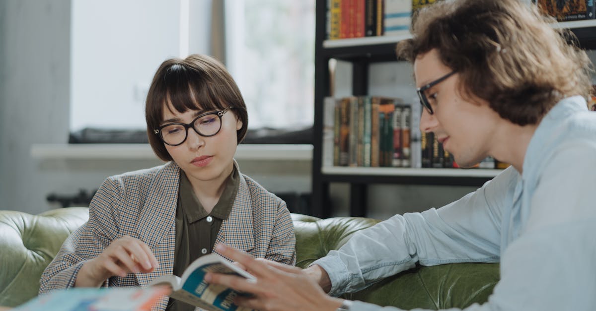 rejoignez un club de lecture pour partager votre passion des livres, découvrir de nouvelles œuvres et échanger avec d'autres passionnés.