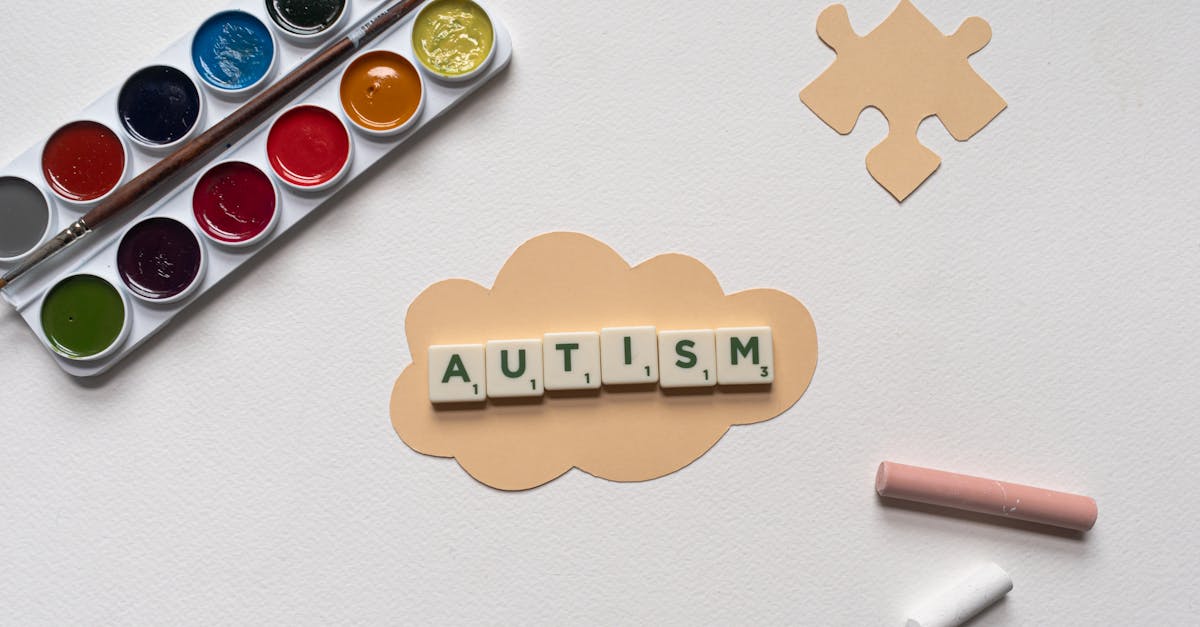découvrez ce qu'est l'autisme invisible, ses caractéristiques, ses défis et comment le reconnaître pour mieux soutenir les personnes concernées.