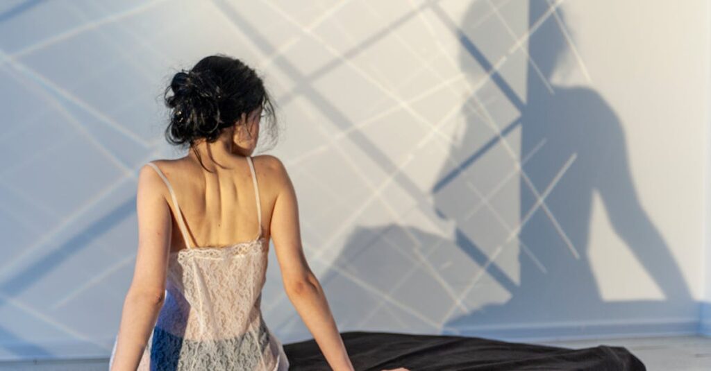 découvrez les troubles somatoformes, caractérisés par des symptômes physiques sans cause médicale identifiable, et apprenez à mieux comprendre leurs manifestations et traitements.