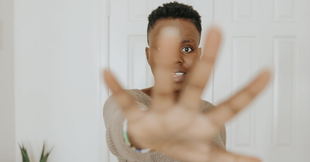 découvrez comment reconnaître et comprendre les microagressions avec validist pour promouvoir un environnement respectueux et inclusif.